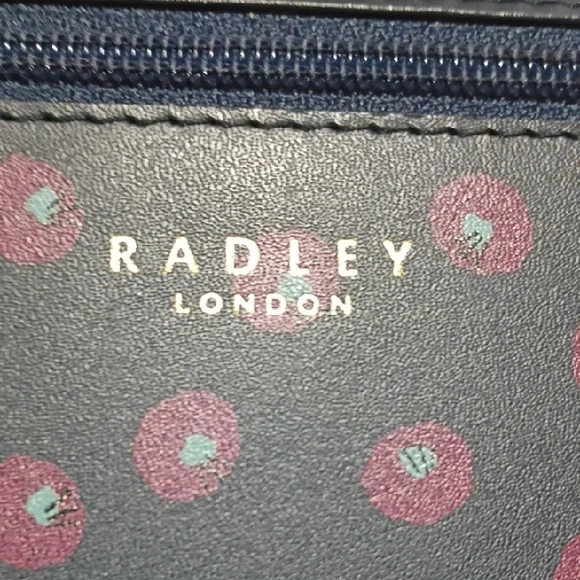 Radley London Wallet.New With Tag. Excellent Condition - Picture 3 of 10
